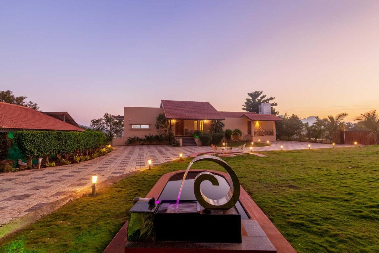 Luna Villa By Stayvista - Lakeside Charm With Terrace, Lush Lawn & Modern Decor 나식 외부 사진